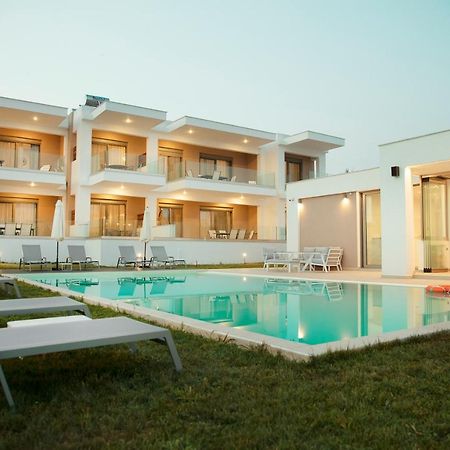 Le Grand Reve Aparthotel Gerakini Exterior photo