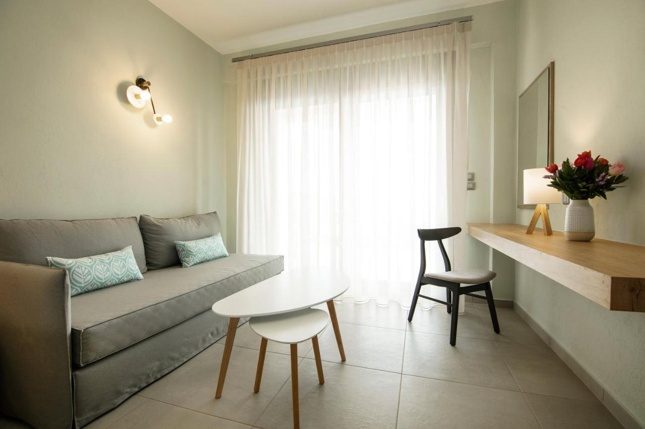 Le Grand Reve Aparthotel Gerakini Exterior photo